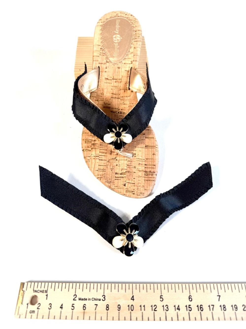 Lindsay Phillips SwitchFlops Black Cream Flower Interchangeable Straps Sz M - Picture 2 of 3